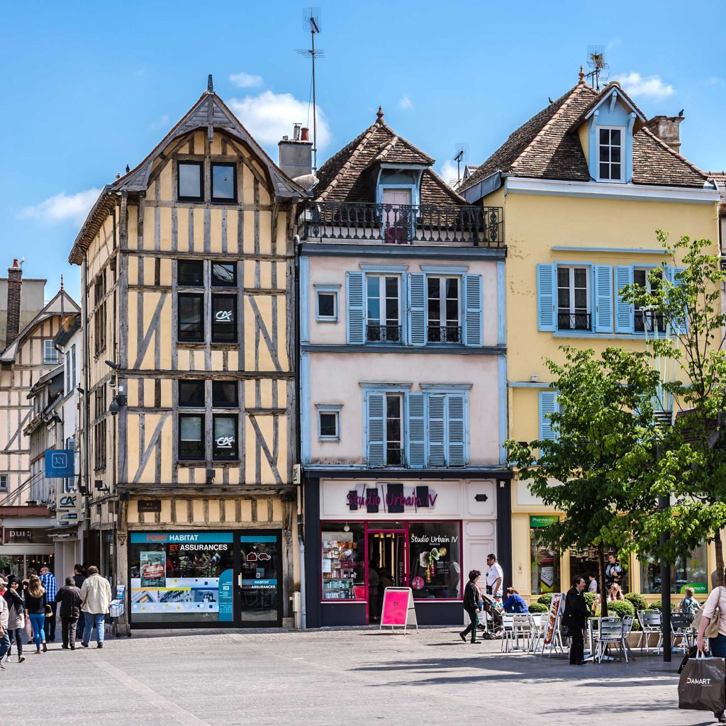 Best cities in France: The most beautiful cities to visit in France - Strasbourg, Etretat, Troyes, Lille, Paris...