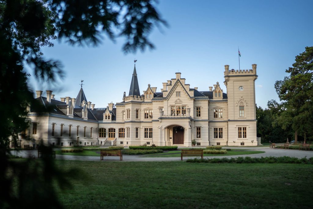 Hungarian Palaces - Palaces in Hungary