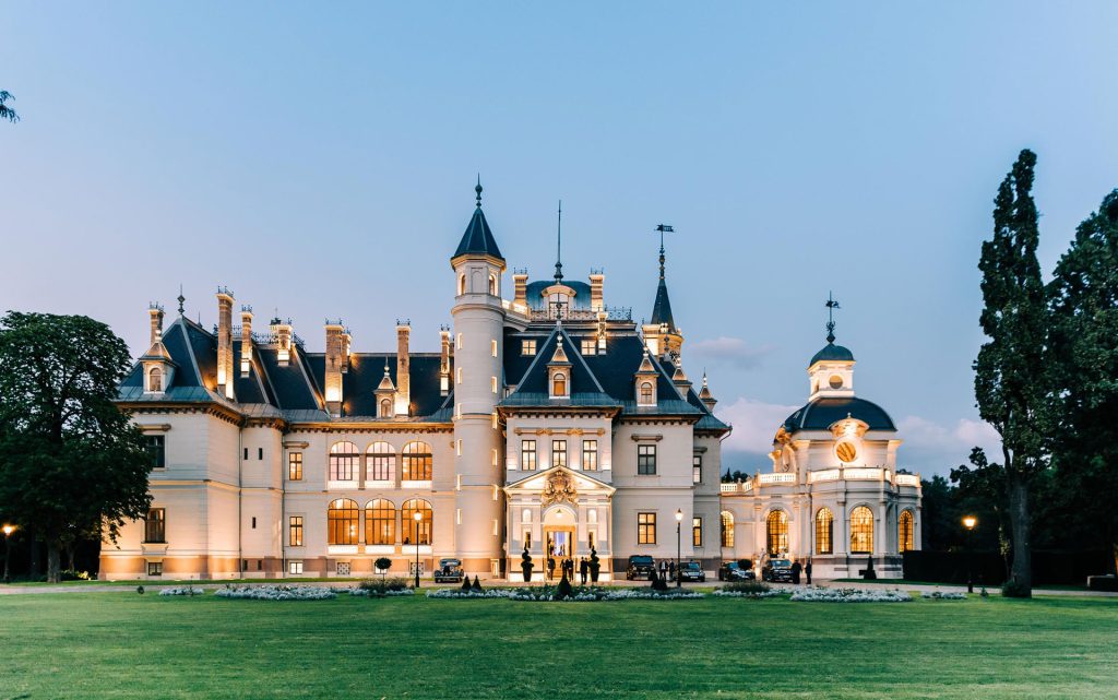 Hungarian Palaces - Palaces in Hungary